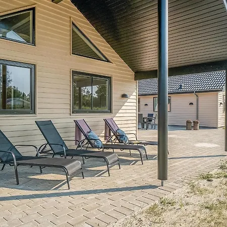 Vakantiehuis Lovely In With Wifi